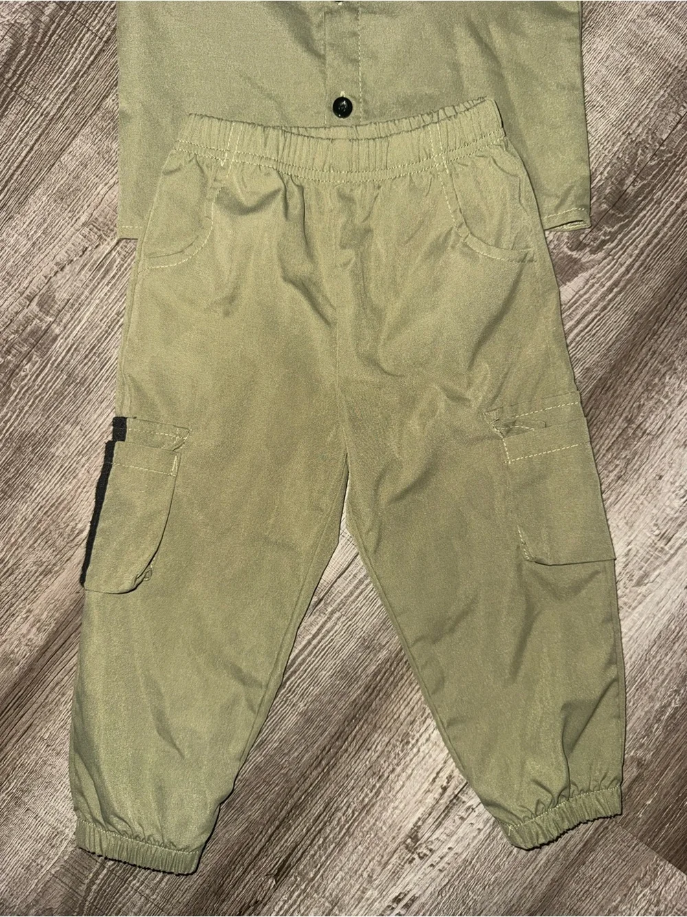 SHEIN Boys Sporty Workwear 2 Piece Set In Olive Green Size 12-18 Months